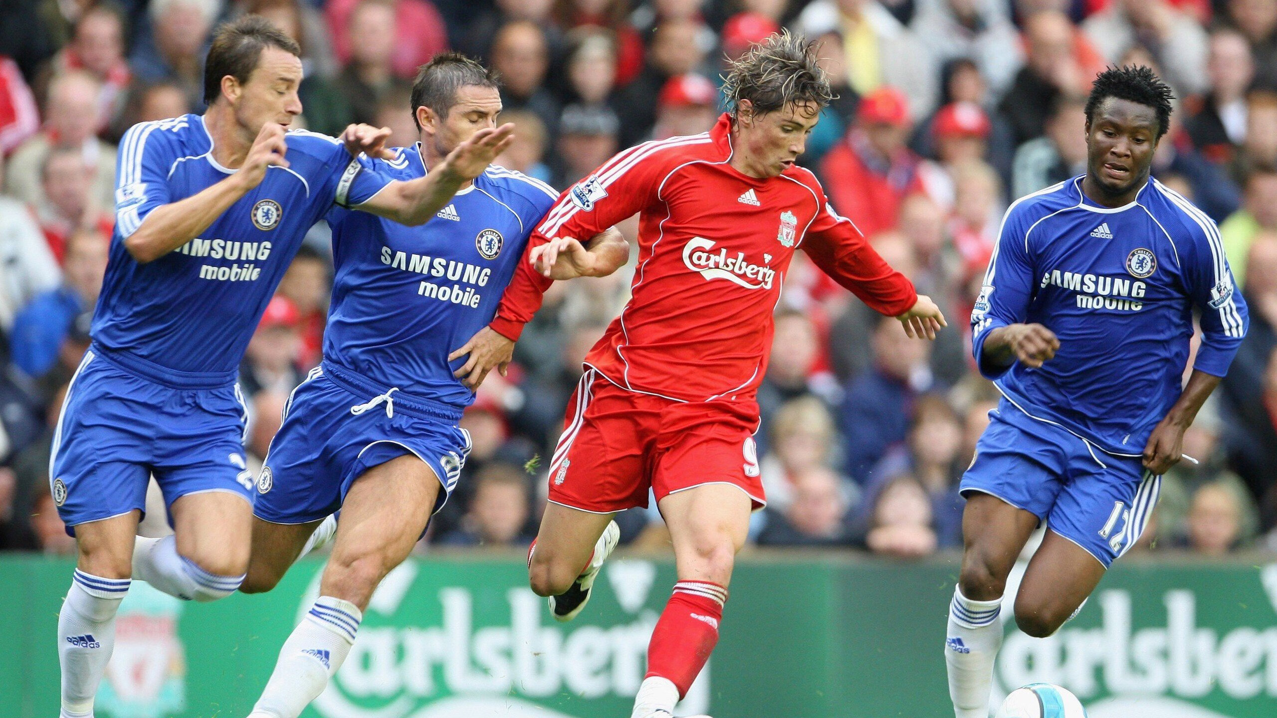 开云平台-绿茵场上的命运交错，曼联惊险晋级与富安健洋的东决封神之夜